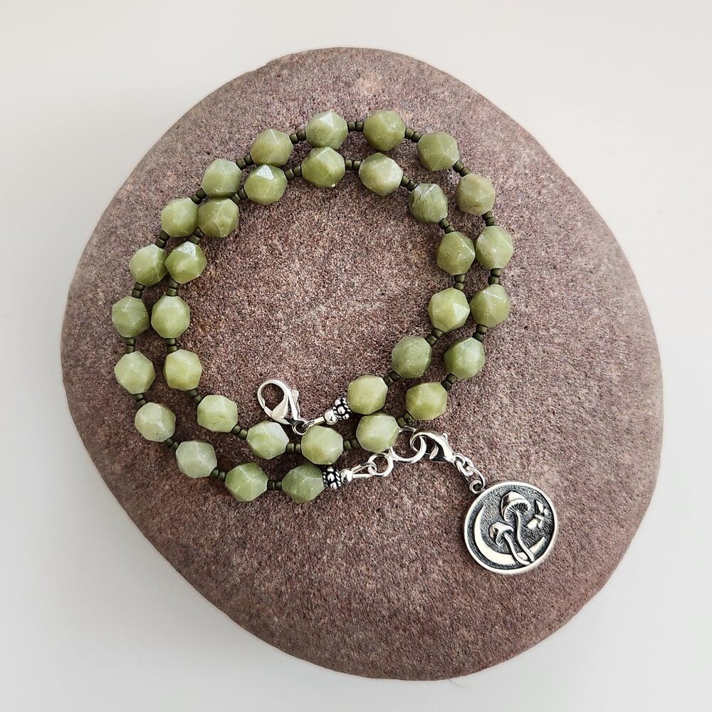 JADE NECKLACE W/ 925 SILVER MUSHROOM PENDANT--16"